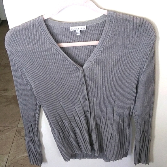 Anne Klein V-NECK CARDIGAN Gray pleated Sweater Size Small. - Picture 1 of 10